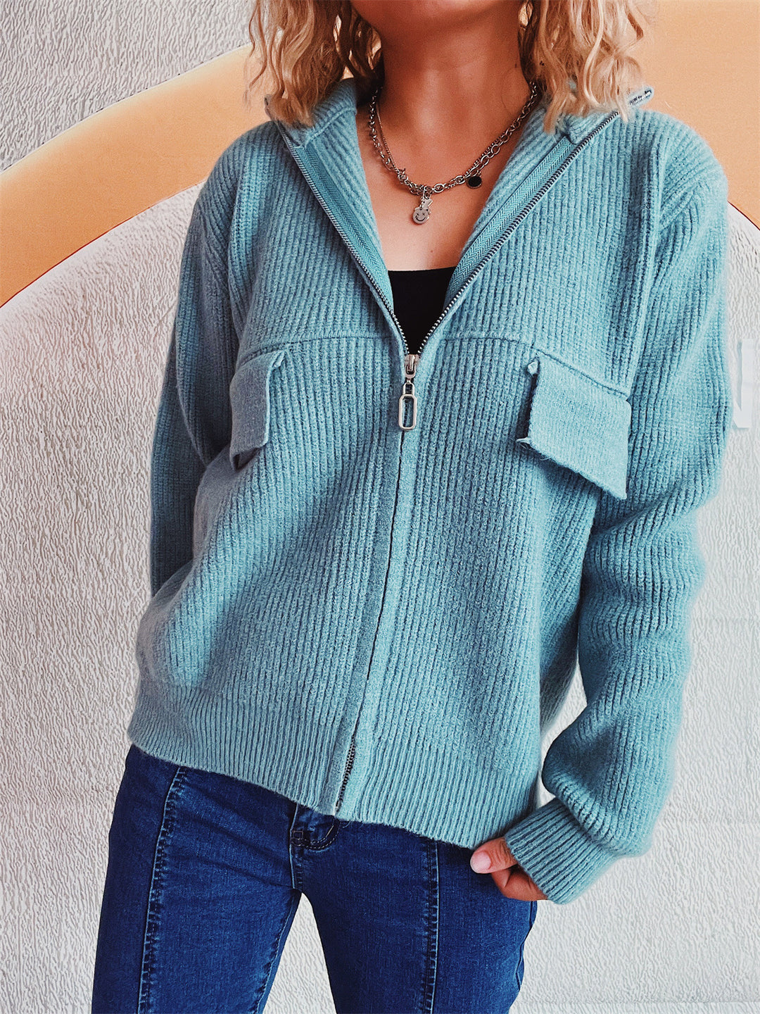 Damen lässige Strickjacke mit praktischen Taschen und hohem Kragen Drune