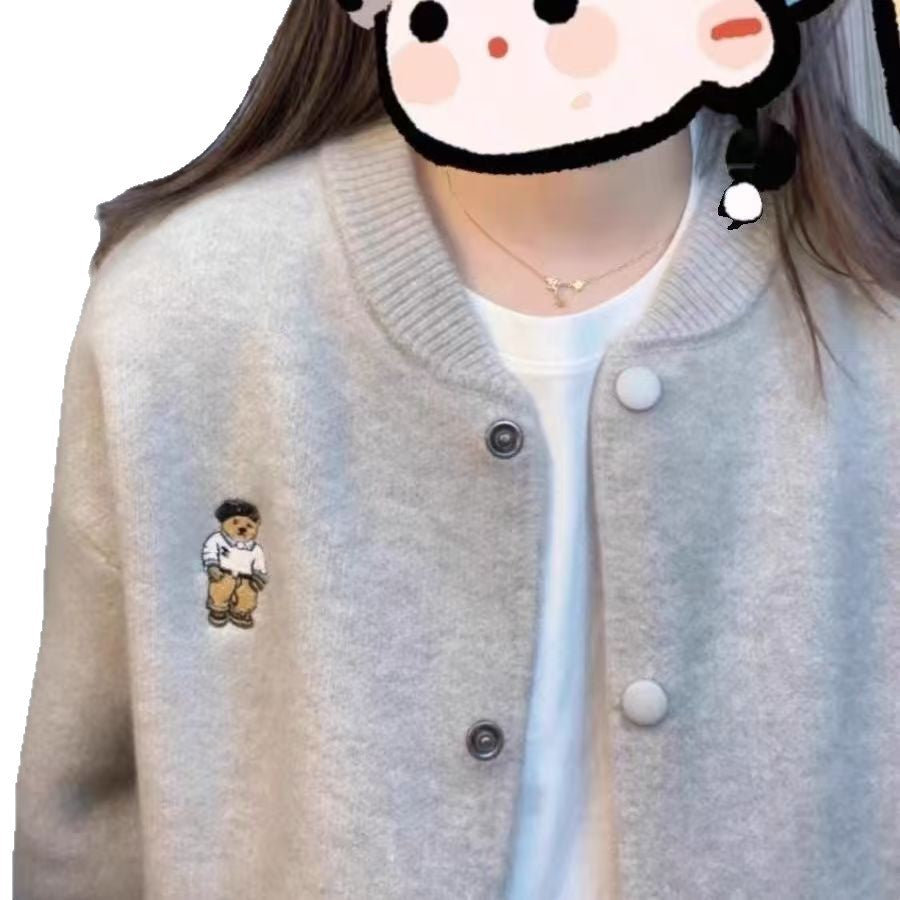 Damen bequeme Strickjacke mit Knopfverschluss und Bärenstickerei Drune