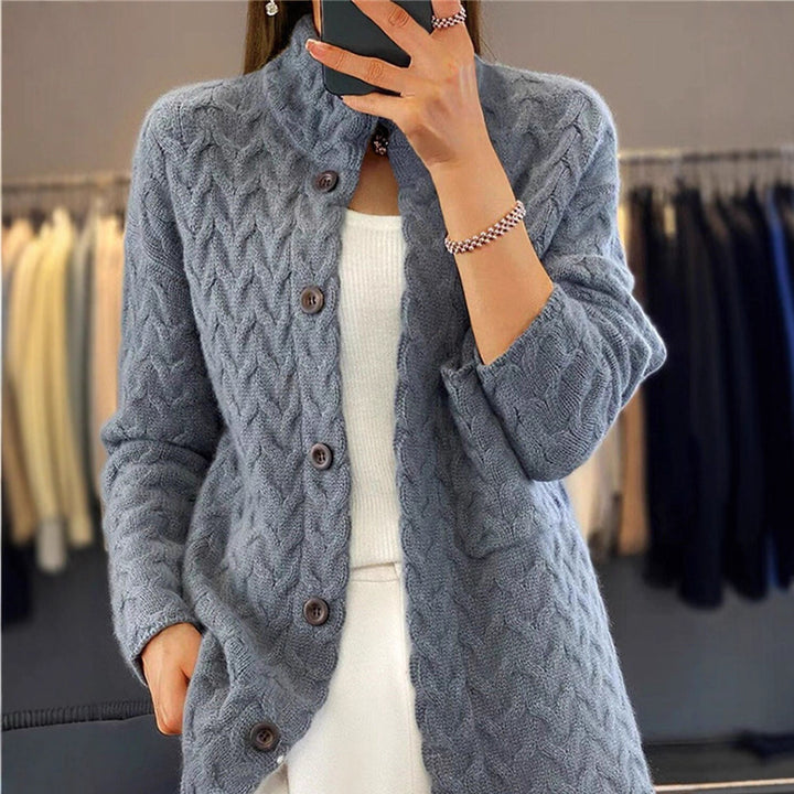 Damen Strickjacke mit modischem Zopfmuster Drune