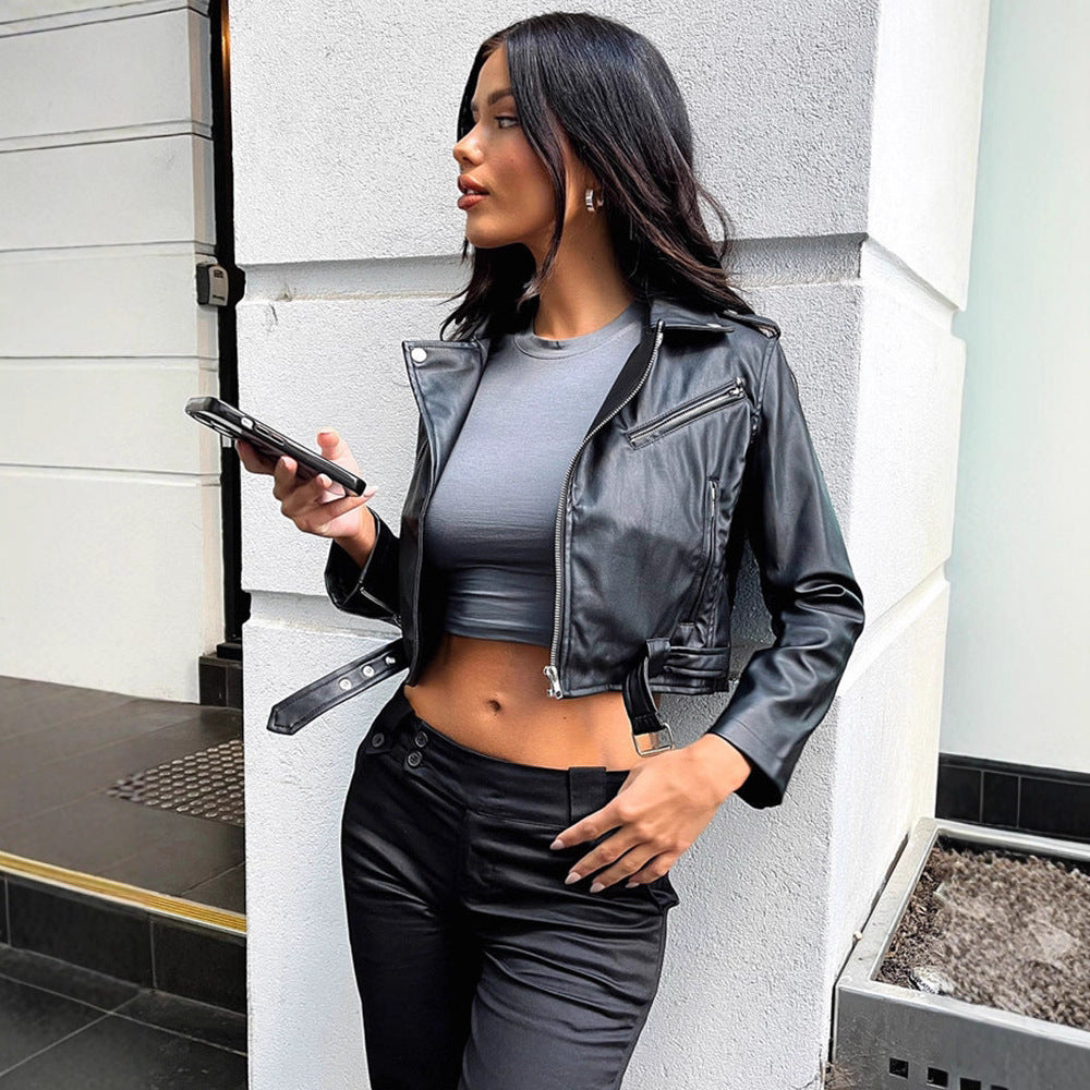 Damen Elegante und figurbetonte Kunstleder-Bikerjacke Drune