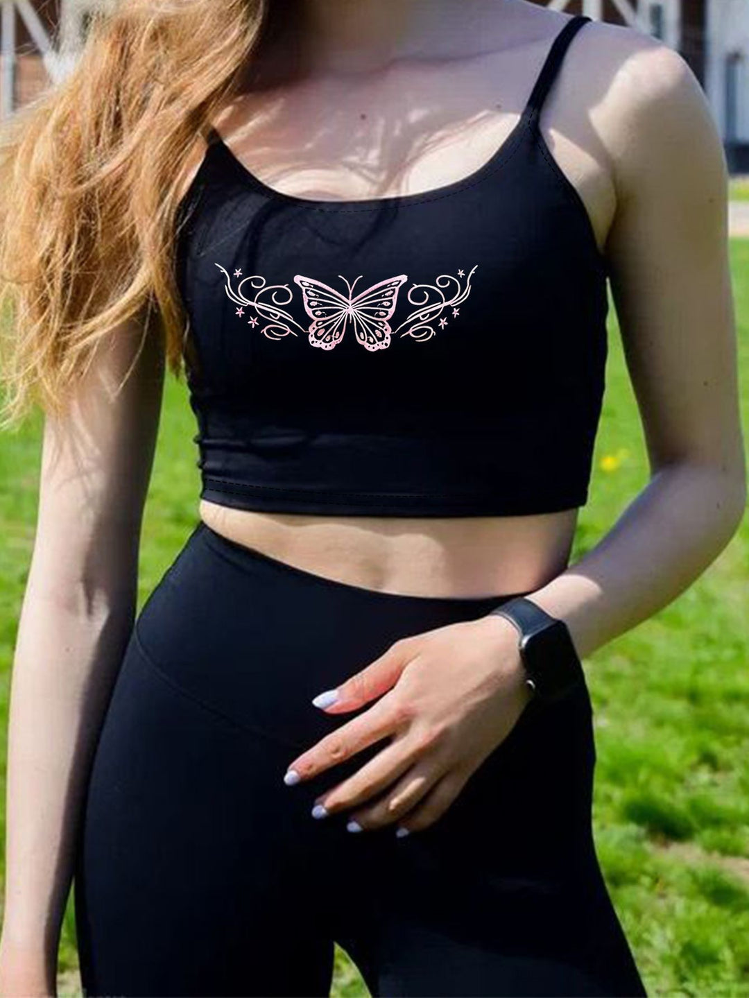 Damen Crop-Top mit kreativem Schriftzug und feinen Trägern Drune