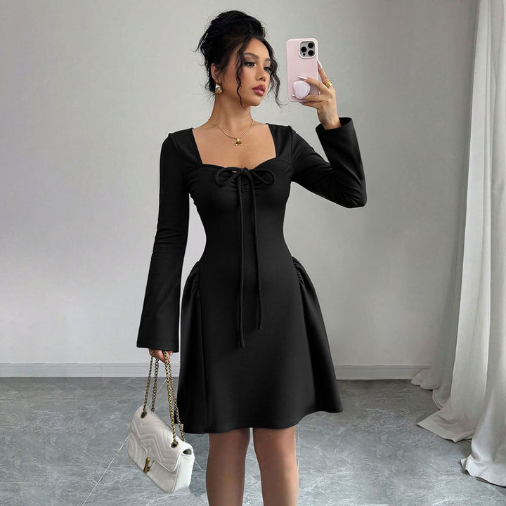 Damen knielanges Kleid mit raffinierten Rüschendetails und taillierter Passform Drune