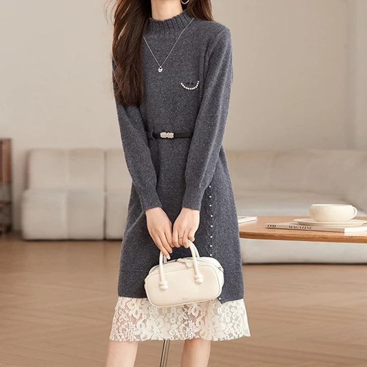 Damen Strickkleid mit dekorativen Knopfdetails und Spitze Drune