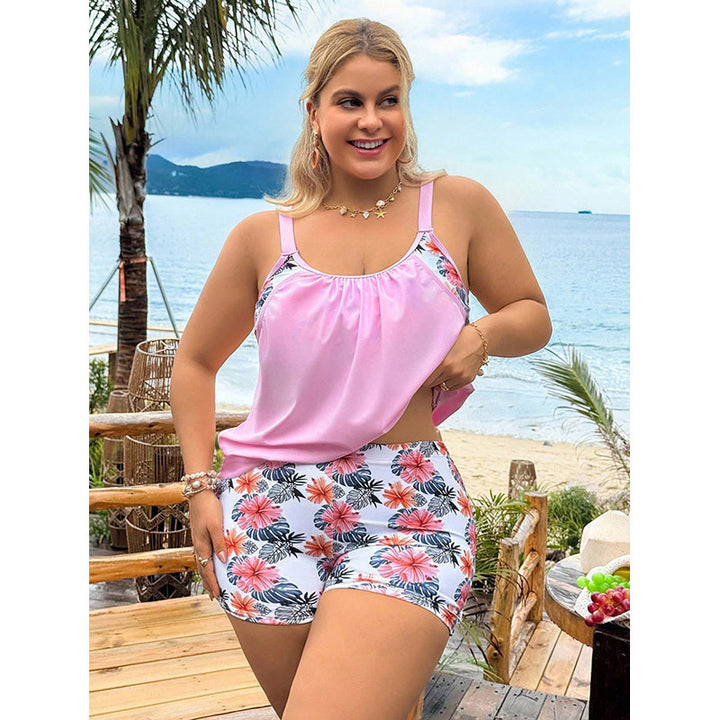 Damen sportliches Badeoutfit mit floralen Shorts Drune
