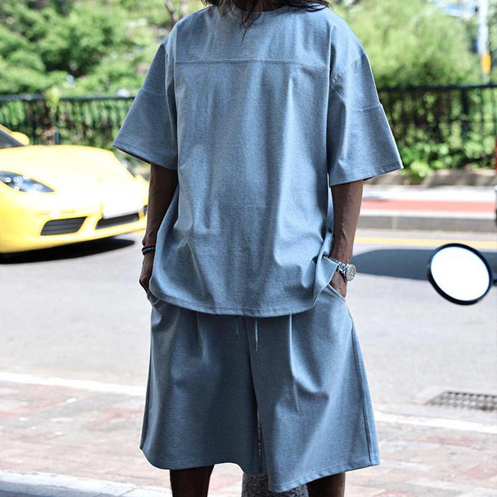 Herren lässiges Kurzarm-T-Shirt mit oversized Schnitt und komfortablen Hosen Drune