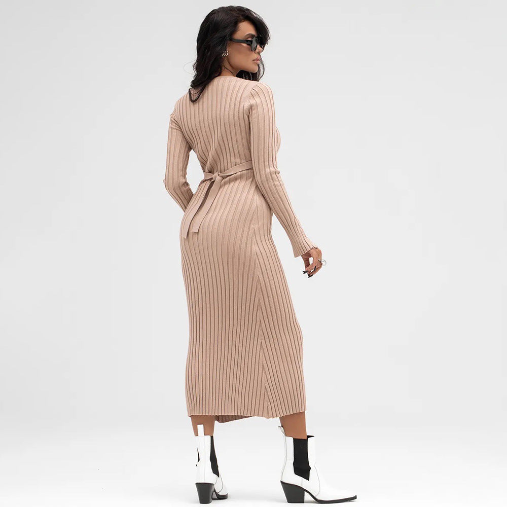 Damen Strickkleid mit tiefem V-Ausschnitt und eleganten Rippdetails Drune