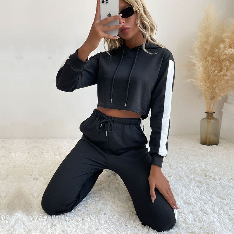 Damen sportliches Zweiteiler Set mit cropped Hoodie und elastischen Jogginghosen Drune