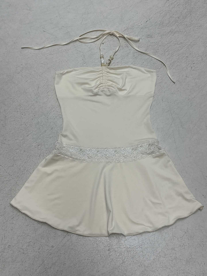 Damen stilvolles Badeoutfit mit gerafftem Oberteil und Spitzenbesatz Drune