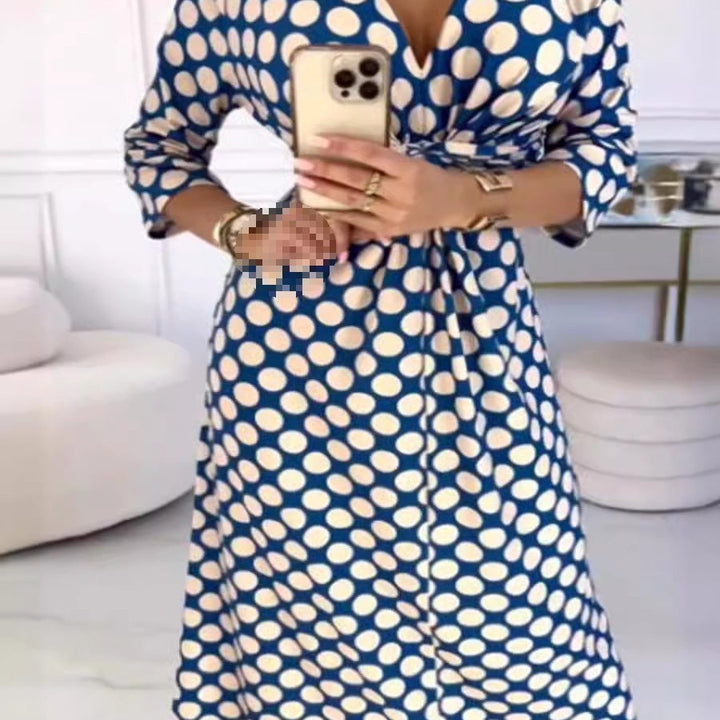 Damen Maxikleid mit modernem Punktenmuster und eleganter Wickeloptik Drune