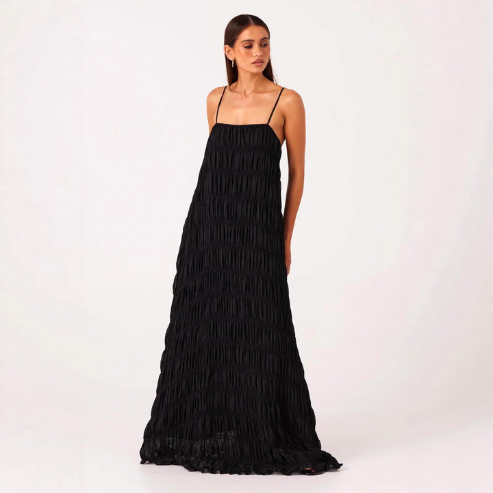Damen Maxikleid mit romantischem Faltenstruktur und zarten Spaghettiträgern Drune