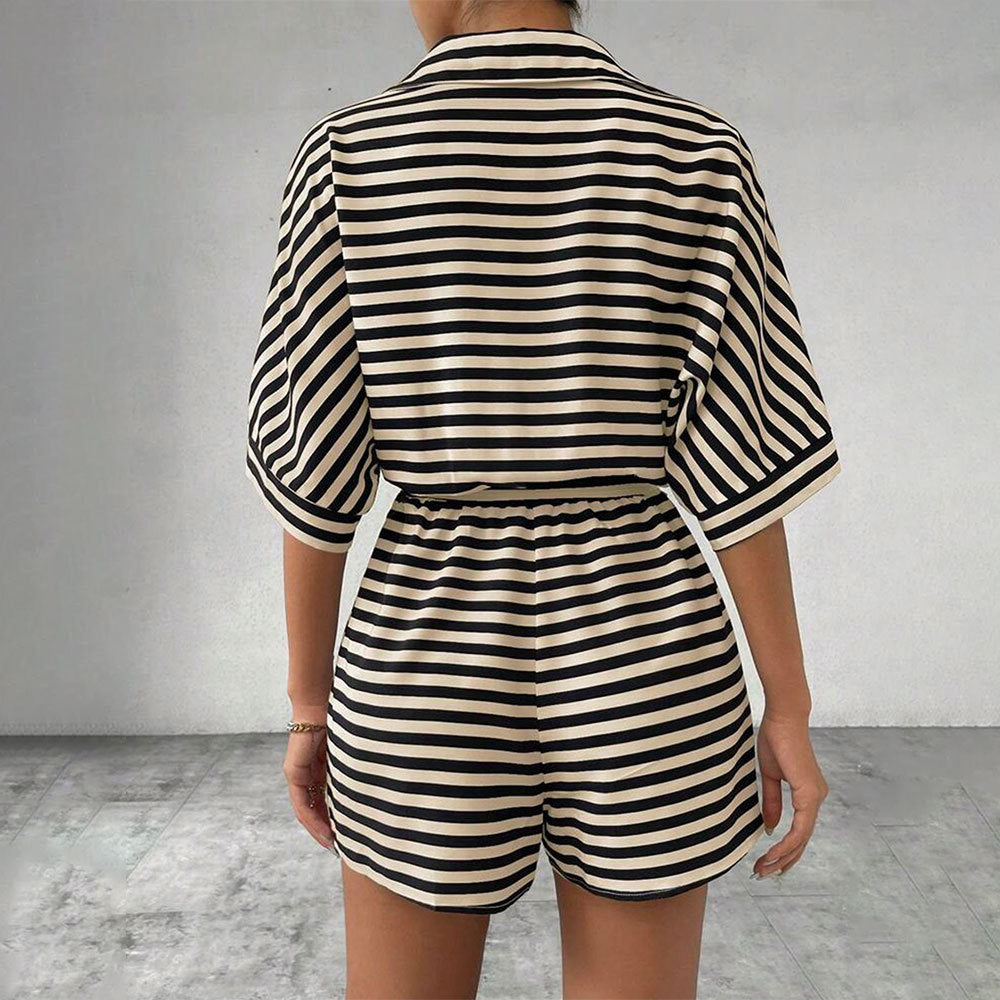 Damen Kurzoverall mit feinem Streifenmuster und tailliertem Schnitt Drune