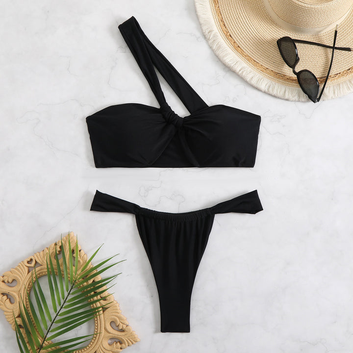 Damen Bandeau-Bikini mit asymmetrischen Trägern und modischen Wickeldetails Drune