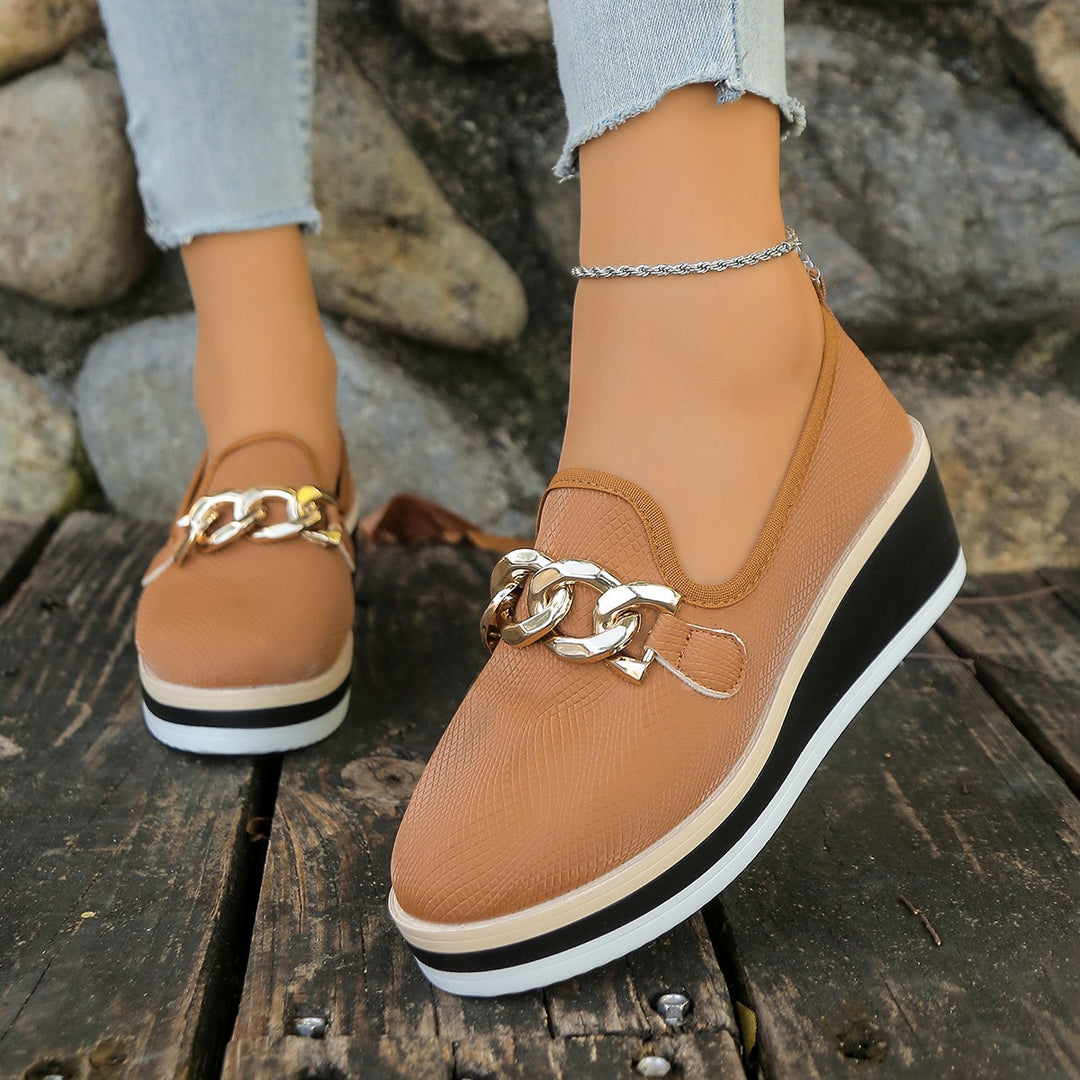 Damen slip-on Plateau-Loafer mit dekorativer Metallkette, strukturiertem Kunstleder und gepolstertem Komfortfußbett Drune