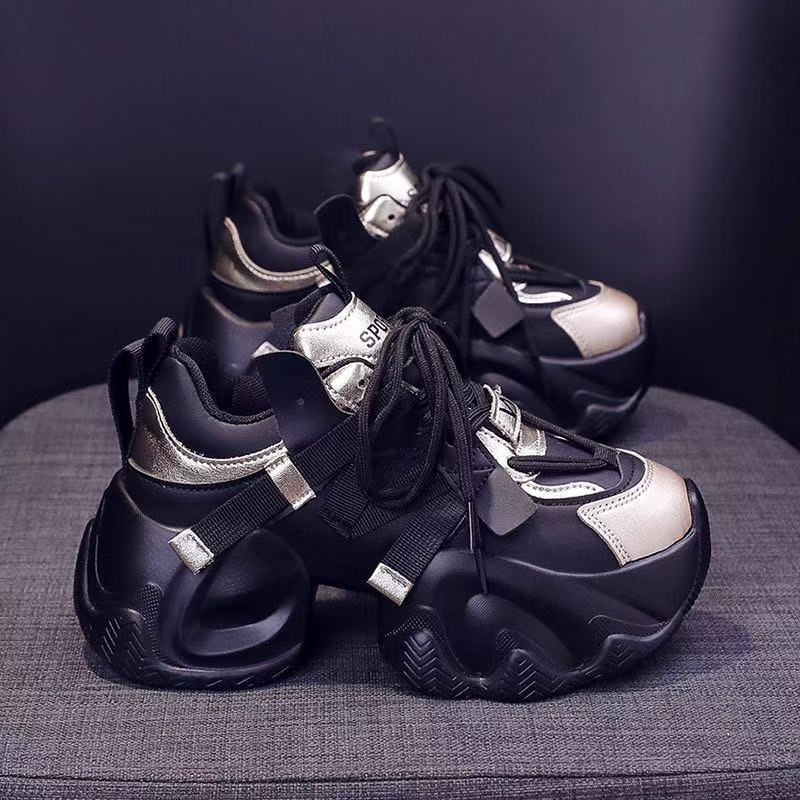 Damen Sportliche Sneaker mit innovativem Dämpfungssystem und futuristischem Design Drune