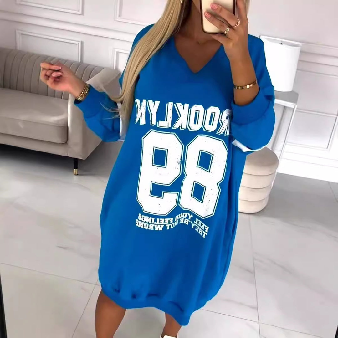 Damen Oversized Kleid mit sportlichem Grafikdruck und tiefem V-Ausschnitt Drune