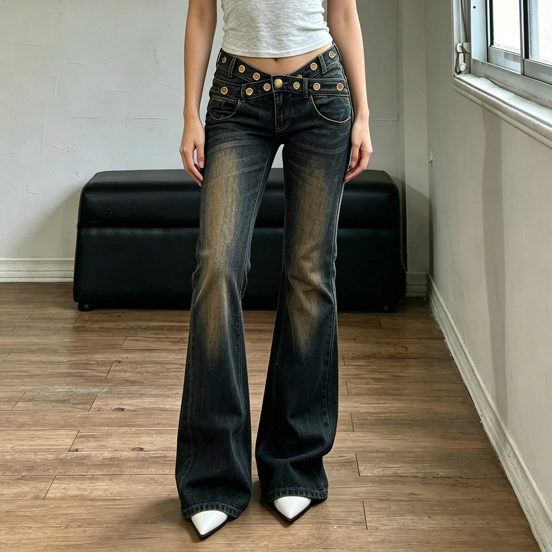 Damen Flared Jeans mit dekorativen Knopfdetails und modischemused Finish Drune