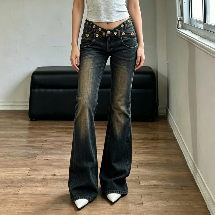 Damen Flared Jeans mit dekorativen Knopfdetails und modischemused Finish Drune