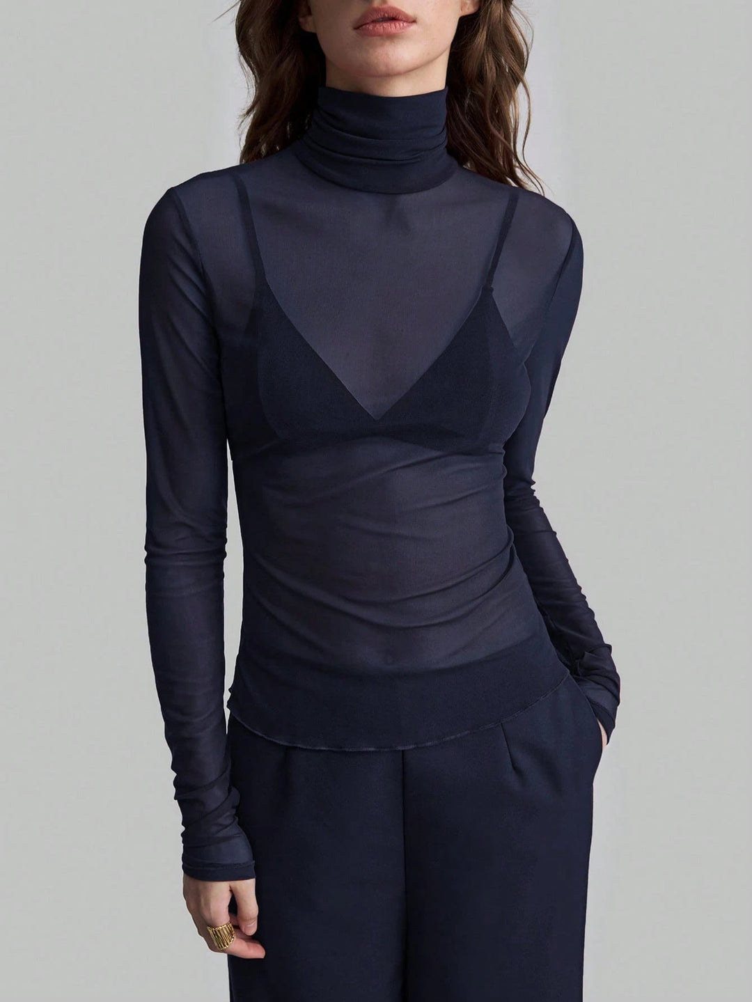 Damen Transparente Turtleneck-Bluse mit figurformendem Schnitt Drune