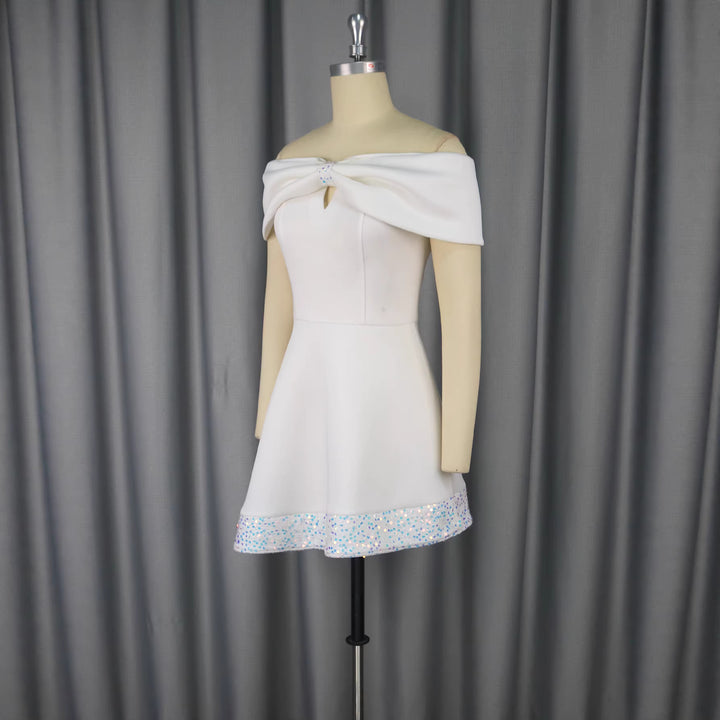 Damen Kurzkleid mit elegantem Off-Shoulder Design und funkelndem Saum Drune