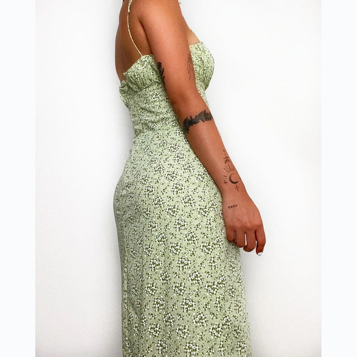 Damen Midi-Kleid mit dezentem Blumenmuster und Schlitz Drune