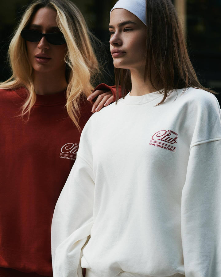 Damen lässiges Sweatshirt mit kreativem Logo-Detail und überschnittenen Schultern Drune