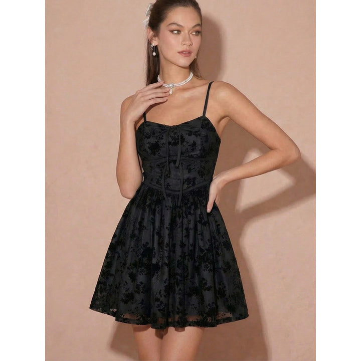 Damen Sommerliches Minikleid mit feinen Spitzenakzenten Drune