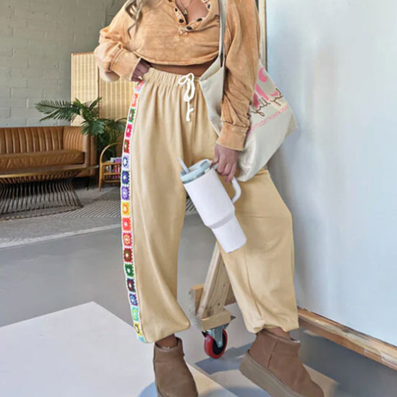 Damen Freizeithose mit bunten Blümchen-Applikationen Drune