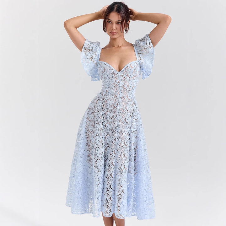 Damen Spitzen-Maxikleid mit voluminösen Rüschensäumen und dezentem herzförmigem Ausschnitt Drune