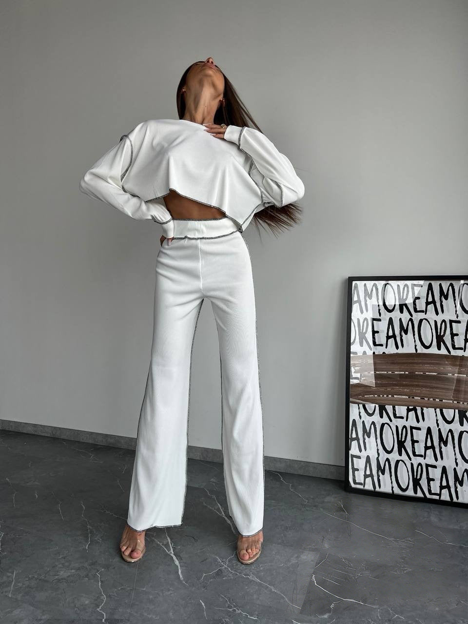 Damen lässiges Lounge-Set mit cropped Oberteil und weiter Hose Drune