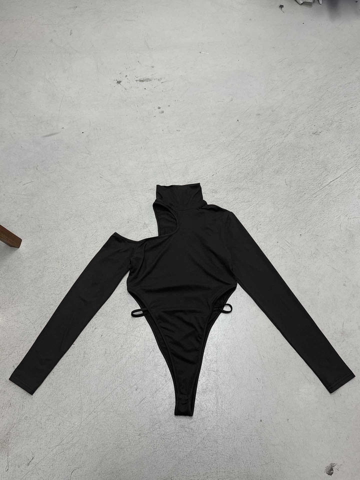 Damen Body mit asymmetrischem Schnitt und hohen Rüschen Drune