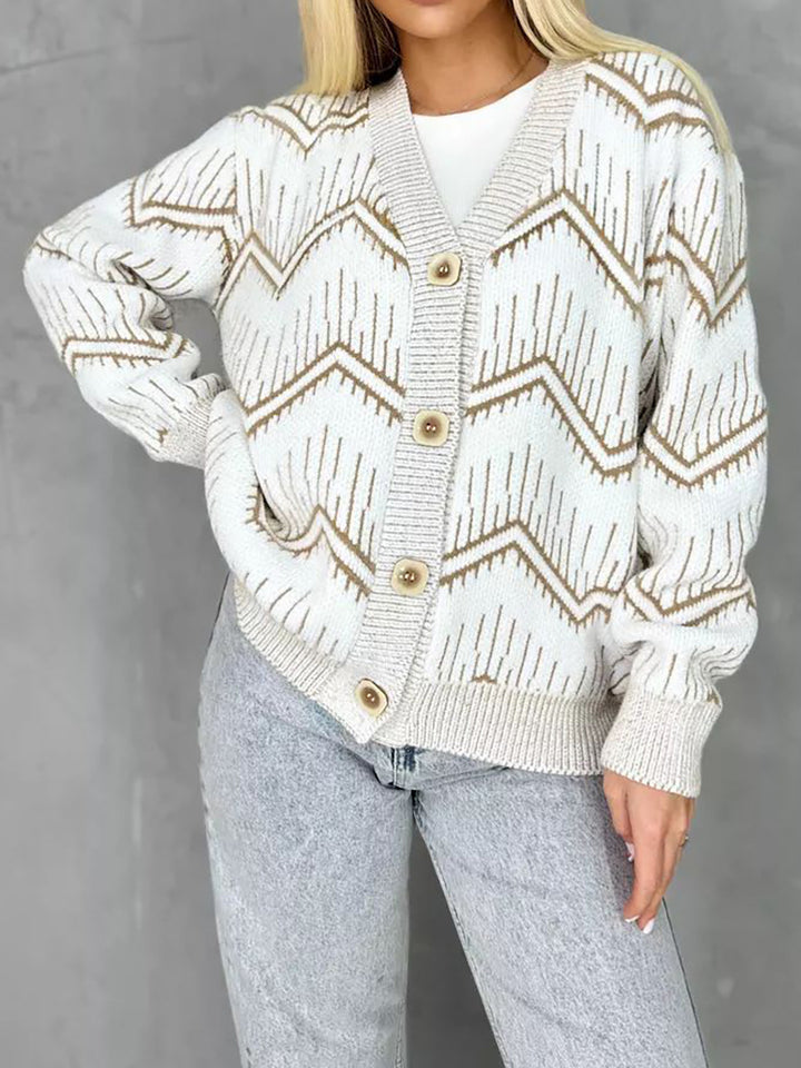 Damen Strickjacke mit modernem Chevron-Muster und erstklassigen Knopfdetails Drune