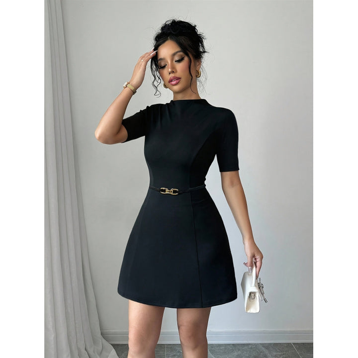 Damen Kleid mit figurbetonter Silhouette und dekorativem Taillengürtel Drune