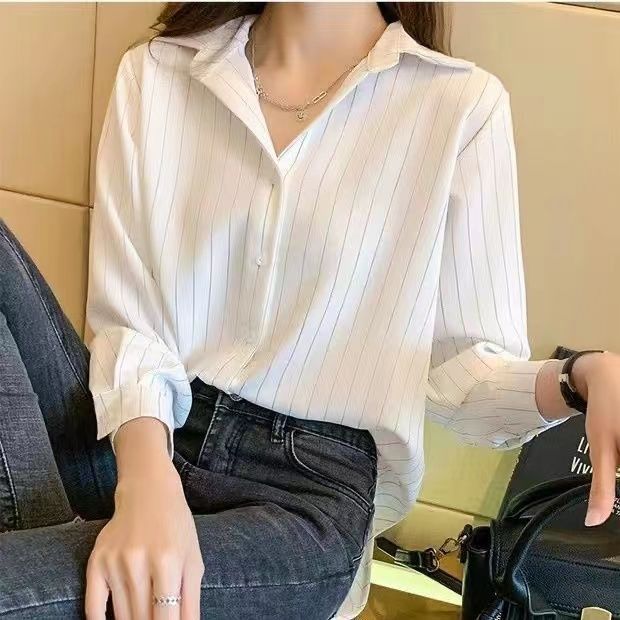 Damen Bluse mit feinem Streifenmuster und Umlegekragen Drune