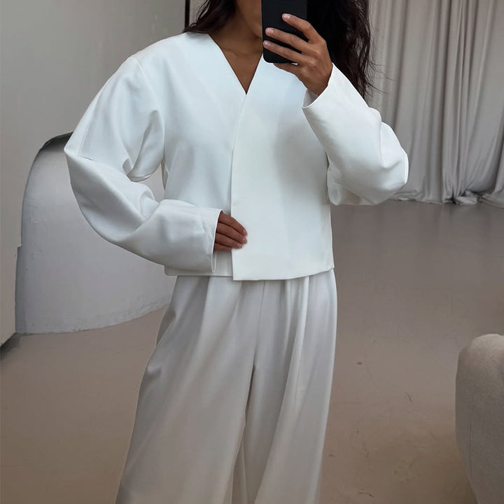 Damen lässiger Hosenanzug mit cropped Jacke und weitem Schnitt Drune