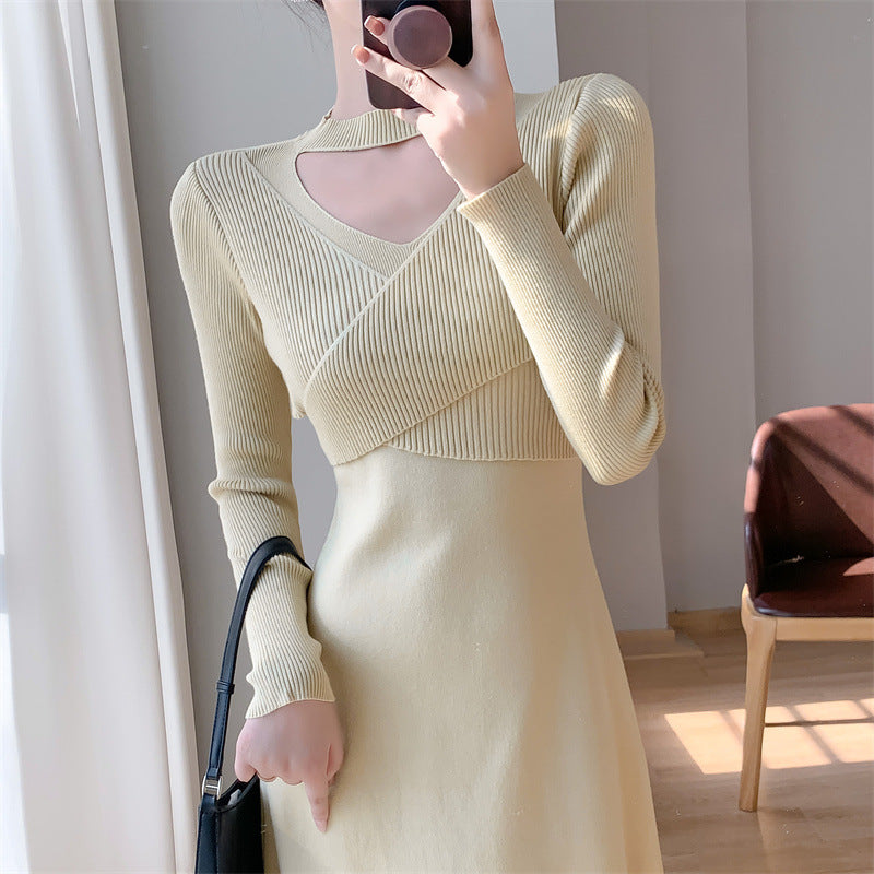 Damen Strickkleid mit offener Schulterpartie und elegantem V-Ausschnitt Drune