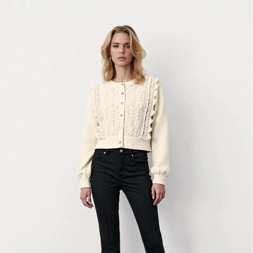 Damen Strickjacke mit filigranen Häkelakzenten und Knopfleiste Drune