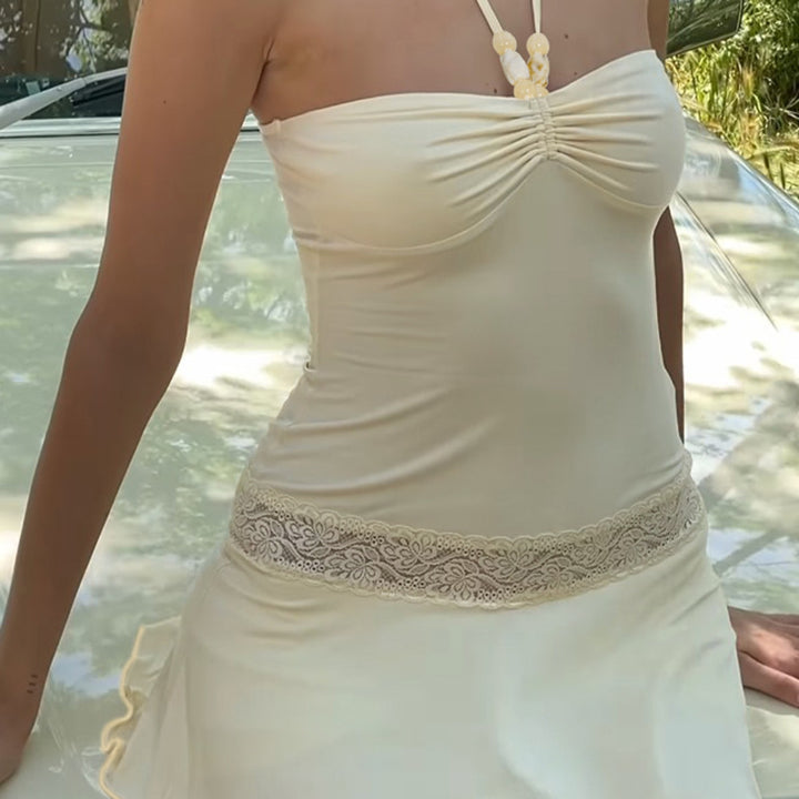 Damen stilvolles Badeoutfit mit gerafftem Oberteil und Spitzenbesatz Drune
