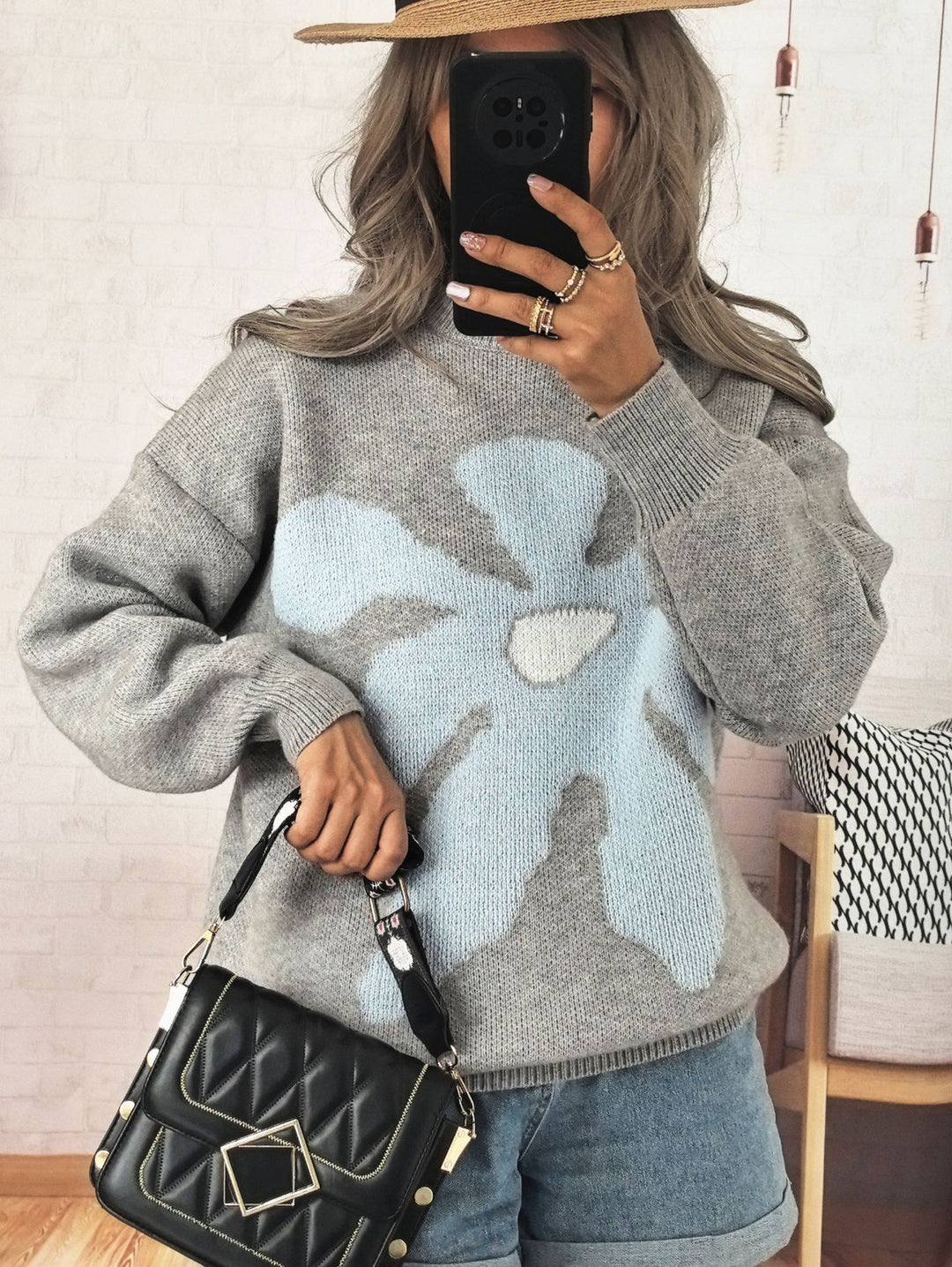 Damen Pullover mit auffälligem Blütenmotiv und lockerer Passform Drune