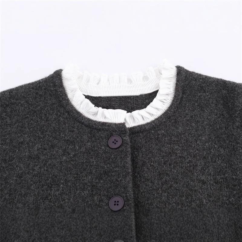 Damen Kurzjacke mit Rüschen und Knopfdetails Drune