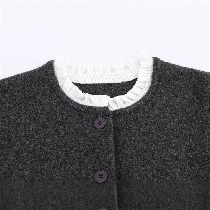 Damen Kurzjacke mit Rüschen und Knopfdetails Drune