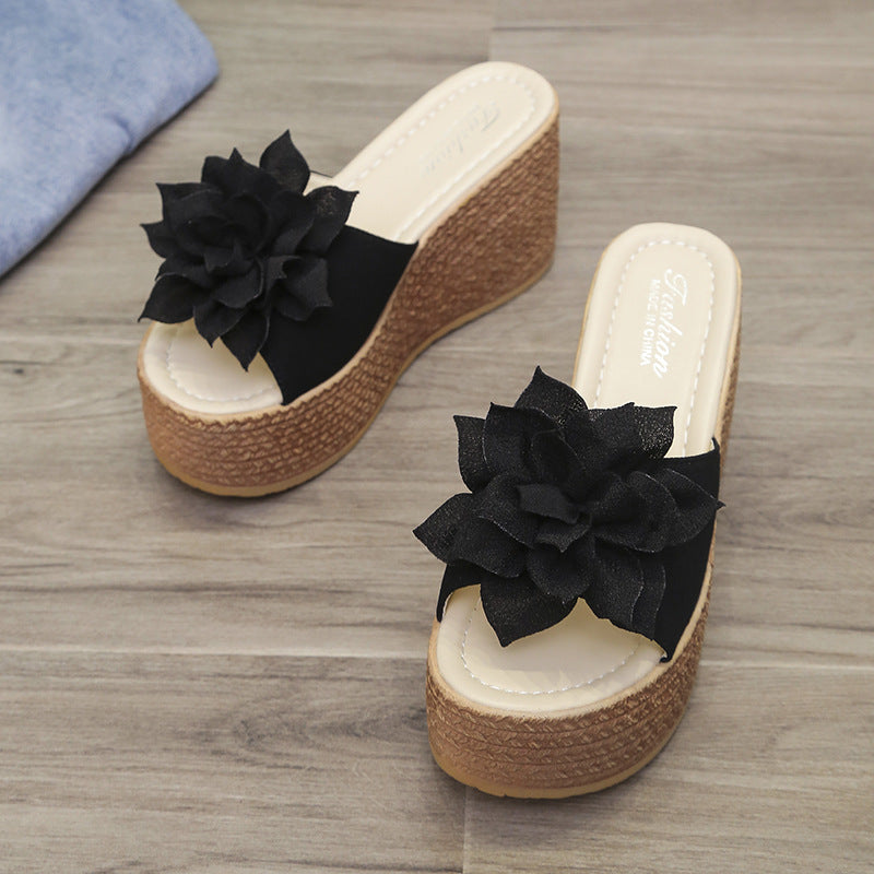 Damen Wedge-Sandalen mit floralen Applikationen und bequemem Fußbett Drune