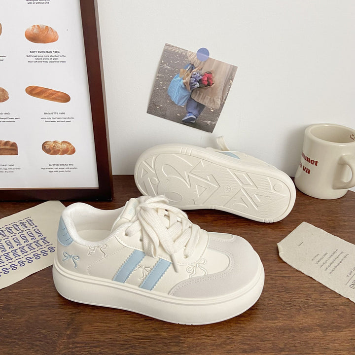 Damen Plattform-Sneaker mit verspielten Design-Details und bequemer Dämpfung Drune