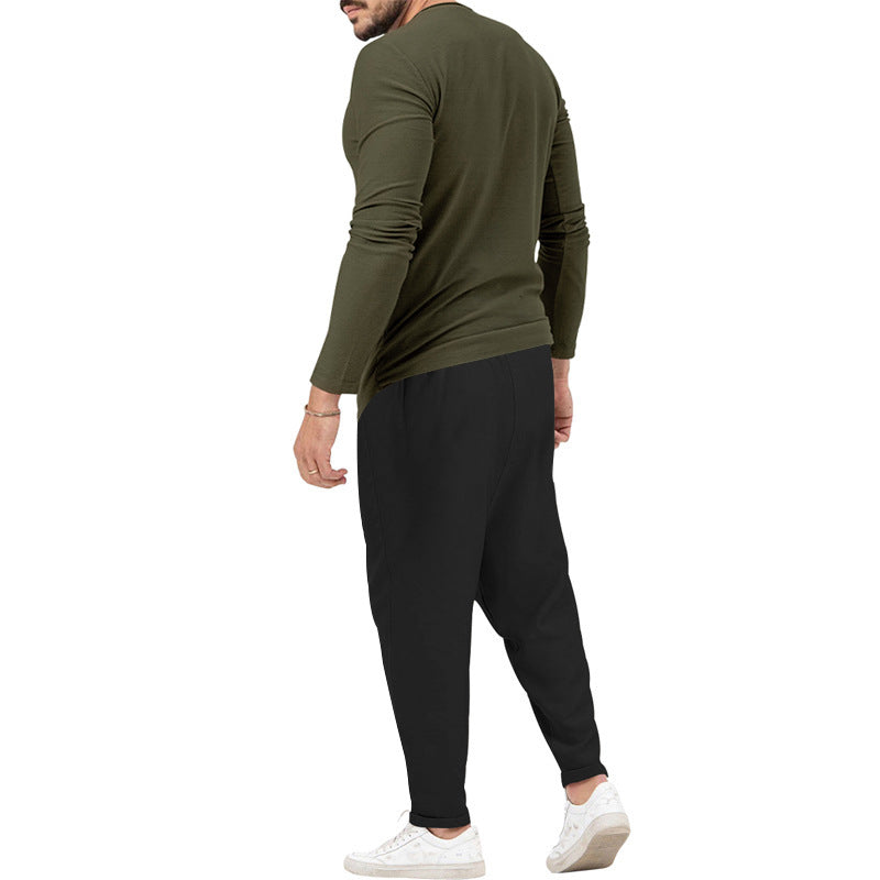 Herren lässiges Langarm-Henley-Shirt kombiniert mit eleganter Jogginghose Drune