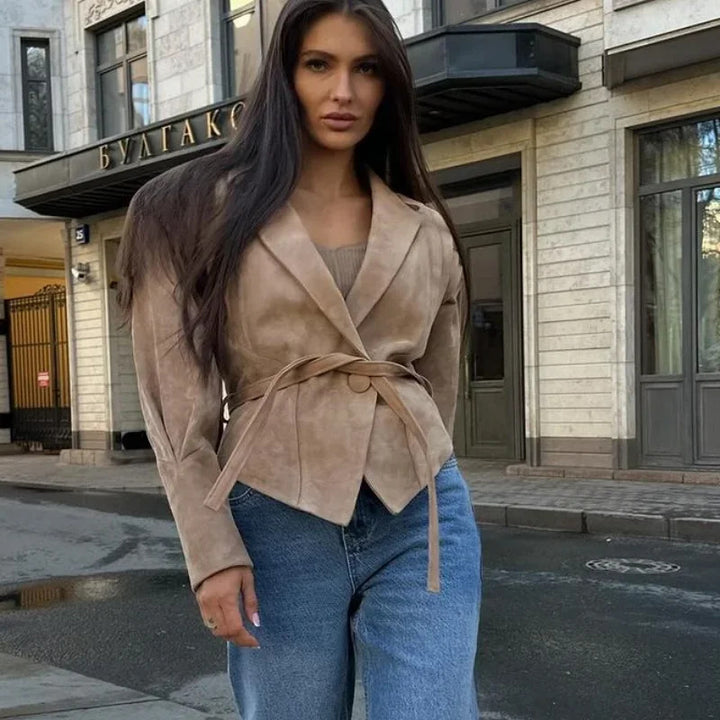 Damen Modische Kunstlederjacke mit strukturiertem Design und extravaganten Schulterakzenten Drune