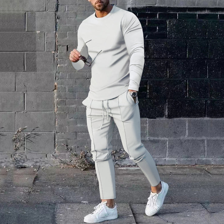 Herren nan eng anliegendes Langarmshirt aus Baumwollstretch mit Rundhalsausschnitt und körperbetonter Passform Drune