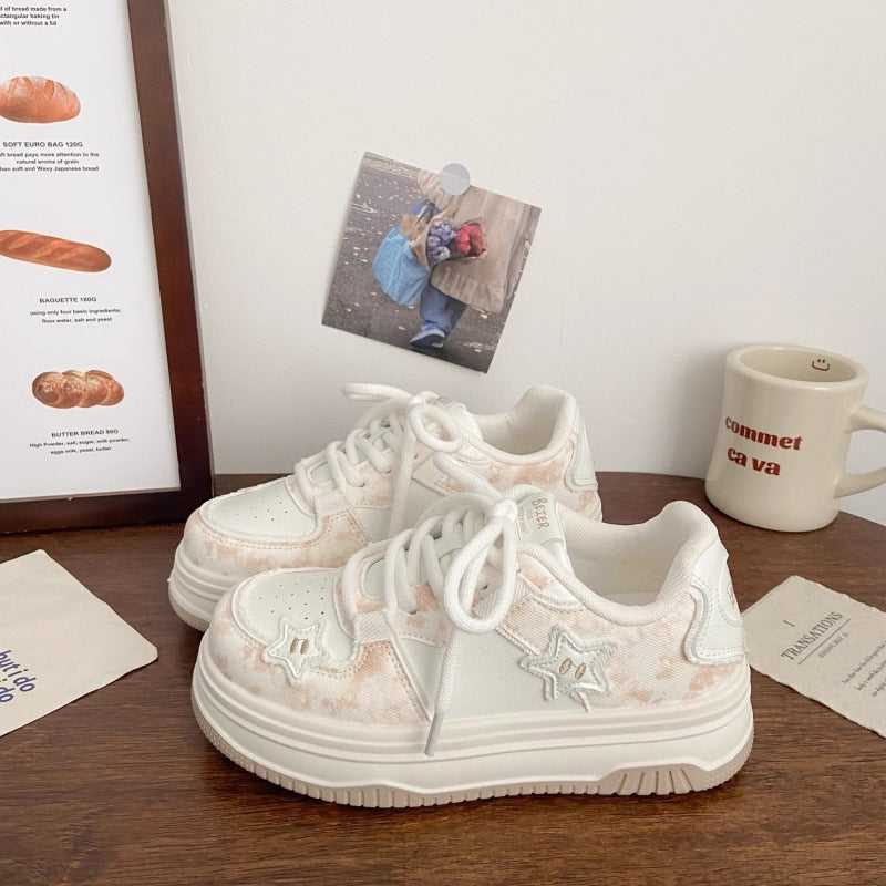 Damen Sneakers mit modischen Stern-Applikationen und dämpfender Sohle Drune
