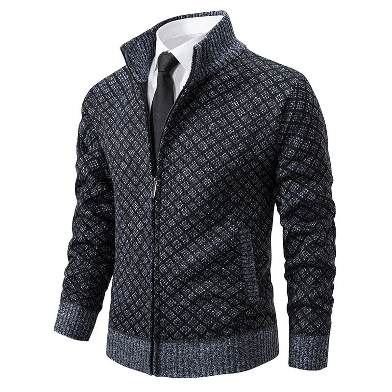 Herren Strickjacke mit modernem Zopfdesign und hohem Stehkragen Drune