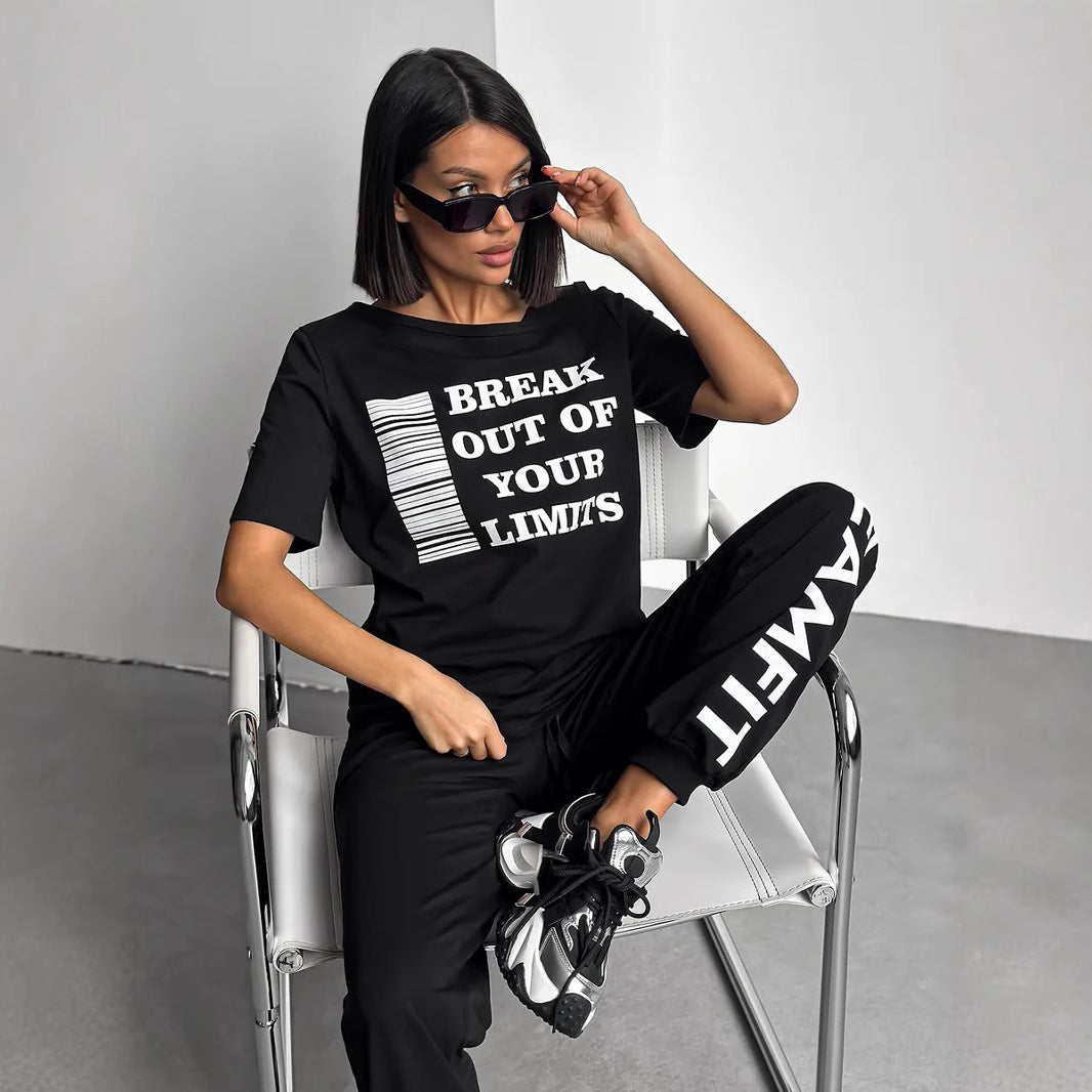 Damen Sportlicher Lounge-Anzug mit modischen Cut-Out-Ärmeln und Statement-Druck Drune