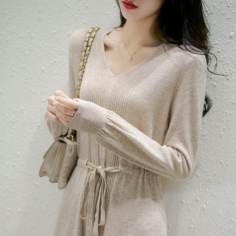 Damen Strickkleid mit V-Ausschnitt und Taillengürtel Drune