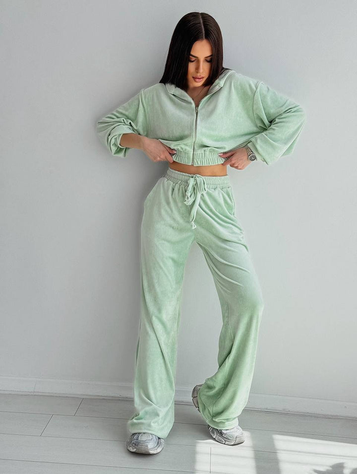Damen Velours Freizeitanzug mit cropped Oberteil und weitem Bein Drune